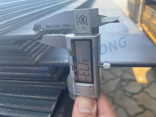 GB Standard Hot Rolled Steel Coil A36 Толстая мягкая стальная чекированная плита S700MC Очищенная