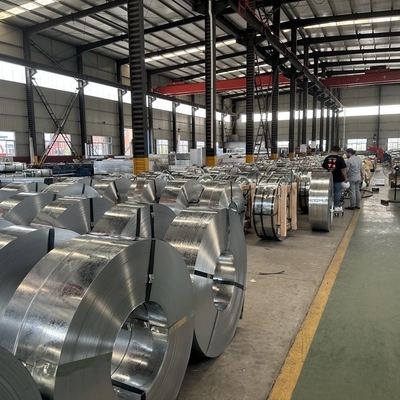 Z181-Z275 Покрытие горячим погружением GI Steel Strip Coil для первичных оцинкованных катушек и листов Регулярный шпингл 0,8 мм Z40 G30 G60 G90