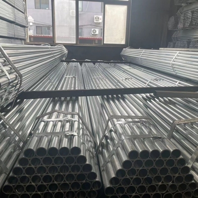 Стальная конструкция ASTM A36 Q235 Круглая оцинкованная стальная труба с сертификатом CE и цинковой покрытием 200-700 г/кв.м.