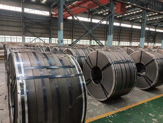 Высокоуглеродистые горячекатаные стальные катушки C70 1070 Железная плита с допустимым давлением ± 1% и диапазоном толщины 2,0-3,5 мм