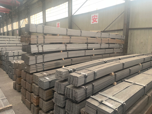 Плоская прутка из мягкой стали Q195 Q235 Q345 ss400 s45c a36 s235jr 4130 1020 плоская прутка из стали, используемая для строительства