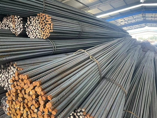 Фабричная цена ASTM HRB335/400/500 12 мм Строительное здание Ребчатые железные прутки Укрепленные деформированные стальные реберы
