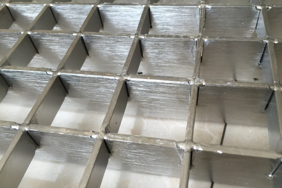 ASTM GB Менискусная поверхность оцинкованная стальная решетка Давление сварки 30x30 Горячее погружение оцинкованная стальная решетка