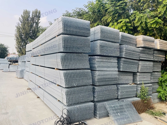 Производство высокое и продажи выше Горячая цинковая стальная решетка